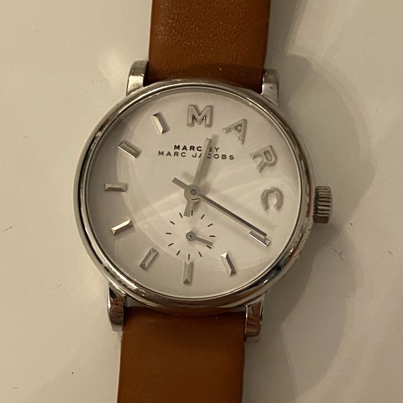 Marc by marc jacobs genuine leather strap watch